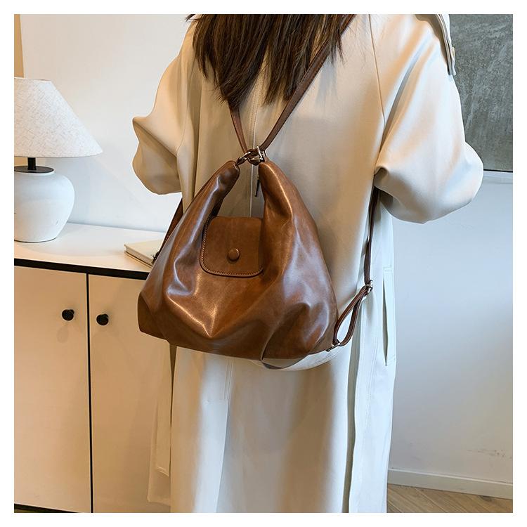 Women Crossbody Bag Multi-functial Large-capacity Bag New Autumn/winter 2026 Commuter Design Backpack Niche Tote Bag