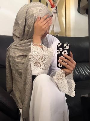 [T123] Damen Schal im böhmischen Stil, Jacquard-Pashmina mit Blumenmuster, Hijab, Schal mit Quasten, Warm für Herbst und Winter, Halstuch