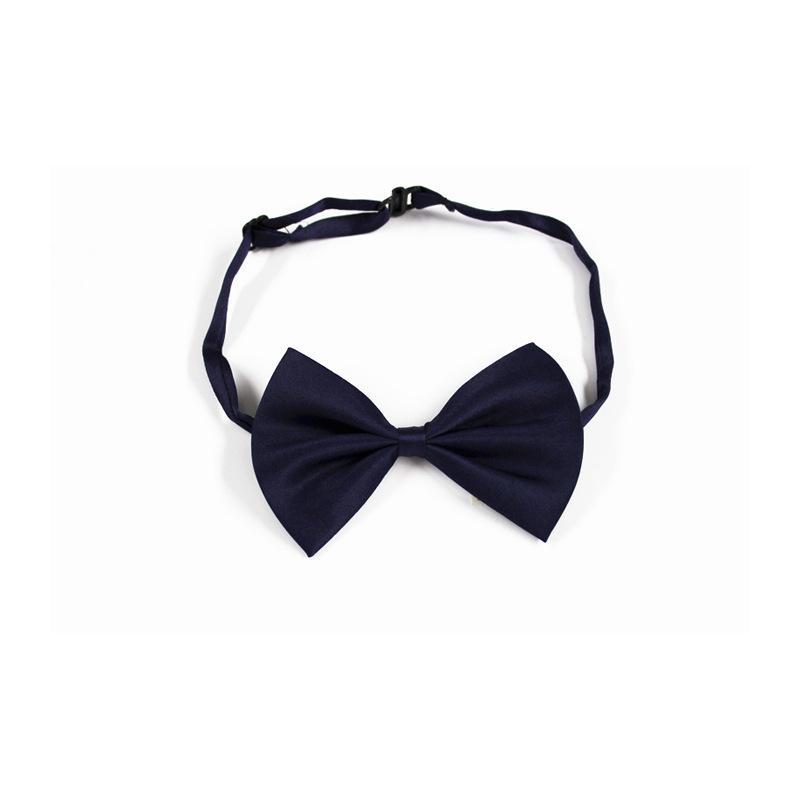 Pánský černý oblek s motýlkem pro sbor, svatby a speciální události