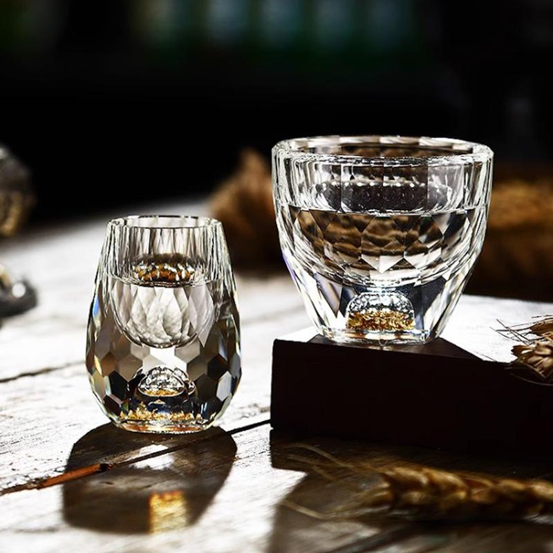 Copa de Licor con Lámina de Oro 50ml/15ml Lujosa Copa de Vino de Fondo Grueso Elegante Copa de Baijiu con Forma de Diamante Exquisitas Tazas de Brandy Whisky