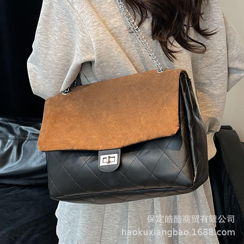 

Сумка-цепочка ромбовидной формы женская большой вместимости 2025 новая летняя для отдыха нишевый дизайн сумка-мессенджер сумка-тоут для поездок на работу чёрный