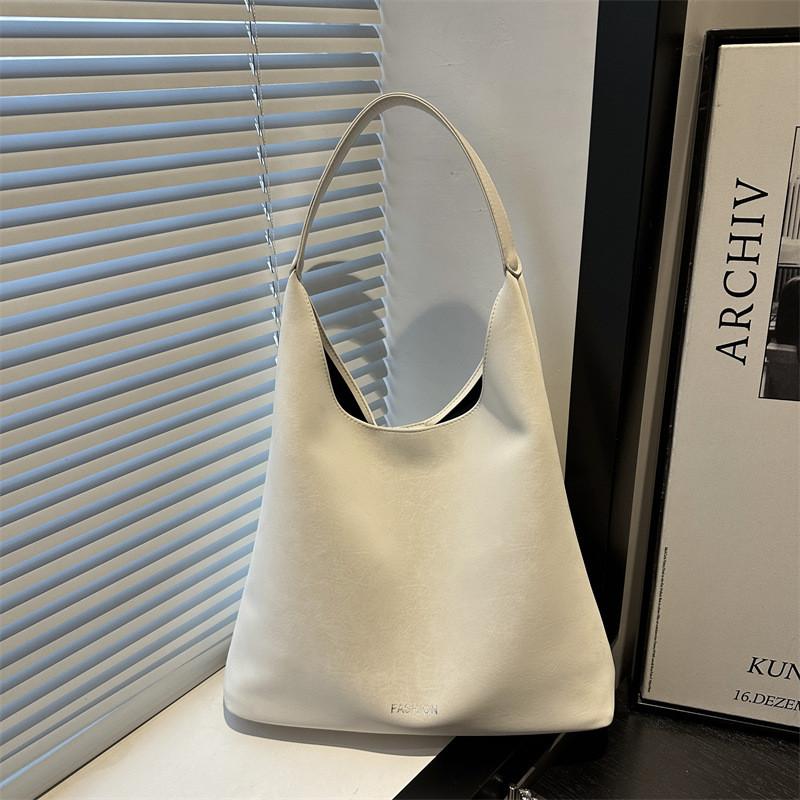 Street Style Large Bucket Bag For Women With Magnetic Closure And Polyester Lining