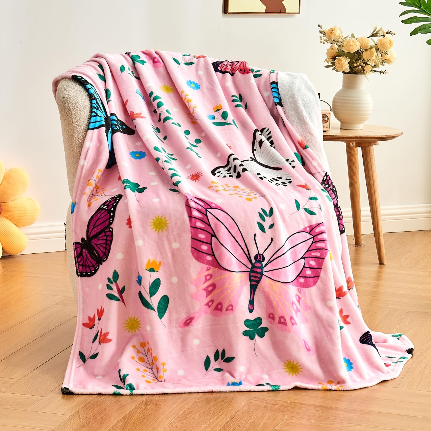 

VIKAMA Pink Vintage Flannel Blanket, Suitable For Bedroom And Living Room As a Cover, a Warm And Decorative Home Accessory 80x120cm(31x47inch)