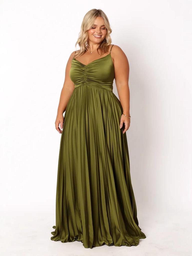European Style Pleated Spaghetti Strap Dress - Women's Pine Smoke Ink Drop-Waist Long Dress