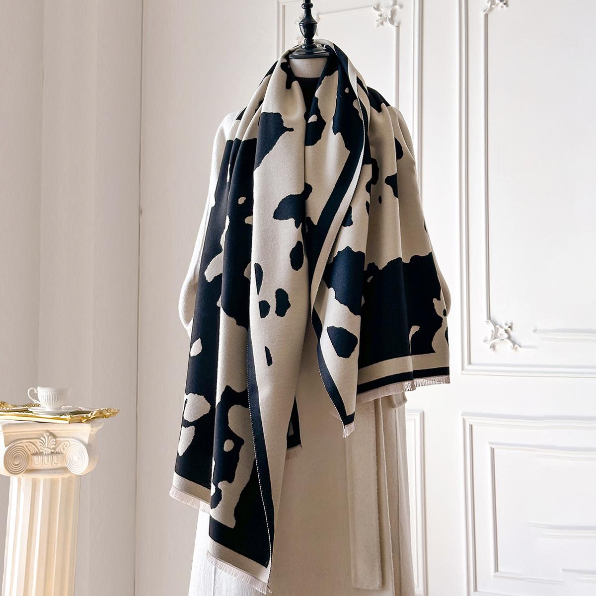

New Fashion Leopard Print Cashmere Scarf Winter Shawls Female Autumn Thickened Warm Women Tassel Wraps Outdoor Neck Scarves