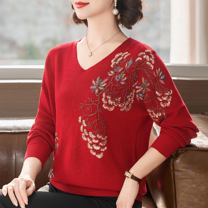 Happy Mother-in-law V-neck Red Knitwear with Handmade Sequin Embroidery - Slimming and Age-Reducing Top for Spring and Autumn