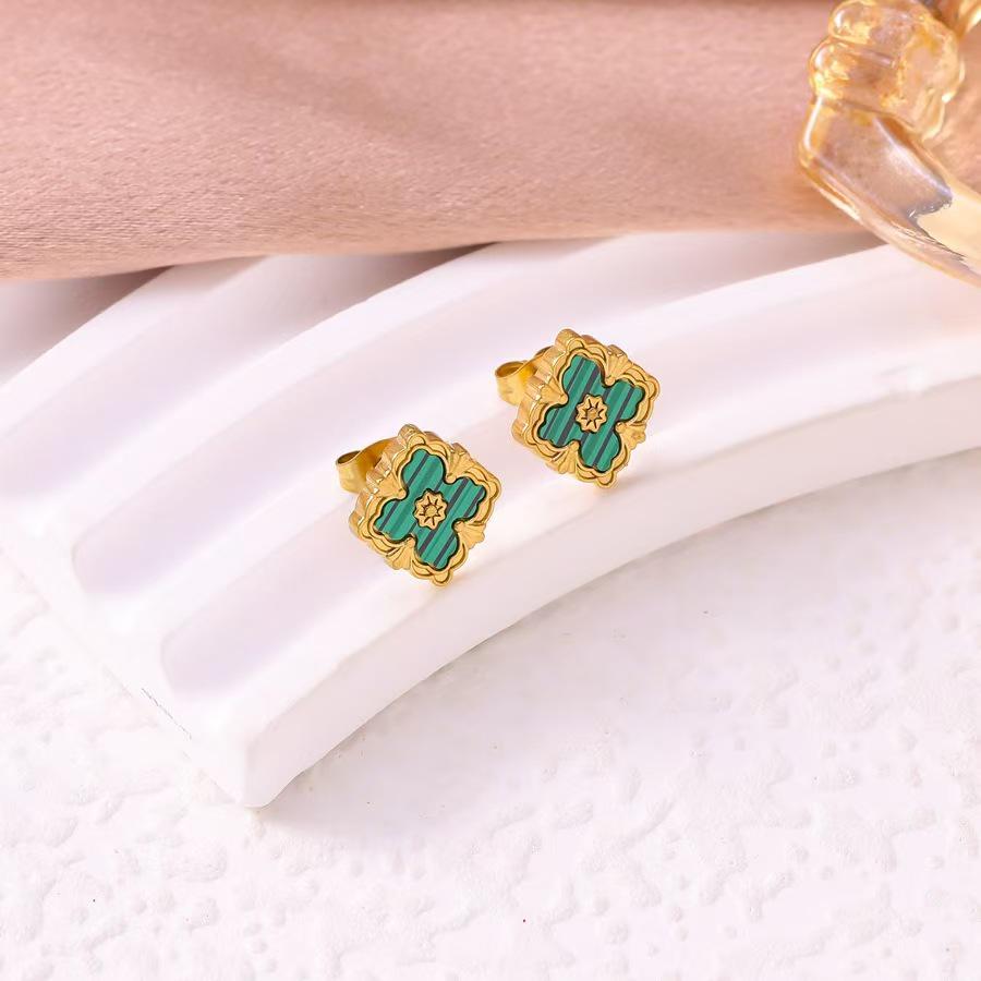 European Three-Piece Jewelry Set: Retro Black Gold Four-Leaf Clover Necklace, Earrings, and Bracelet 18K