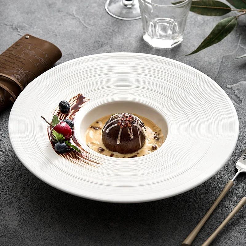 Einfache weiße Keramik-Kochgerichte Nordic Restaurant Molekularküche Hauptgericht Kreative Pasta Dessertteller Geschirr