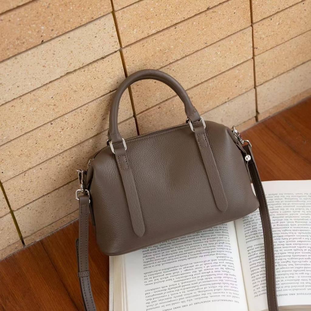 Natural Genuine Leather Women's Bag - Luxury Cowhide Handbag with Pillow Design,Crossbody Shoulder Bag for Ladies' Elegant Style