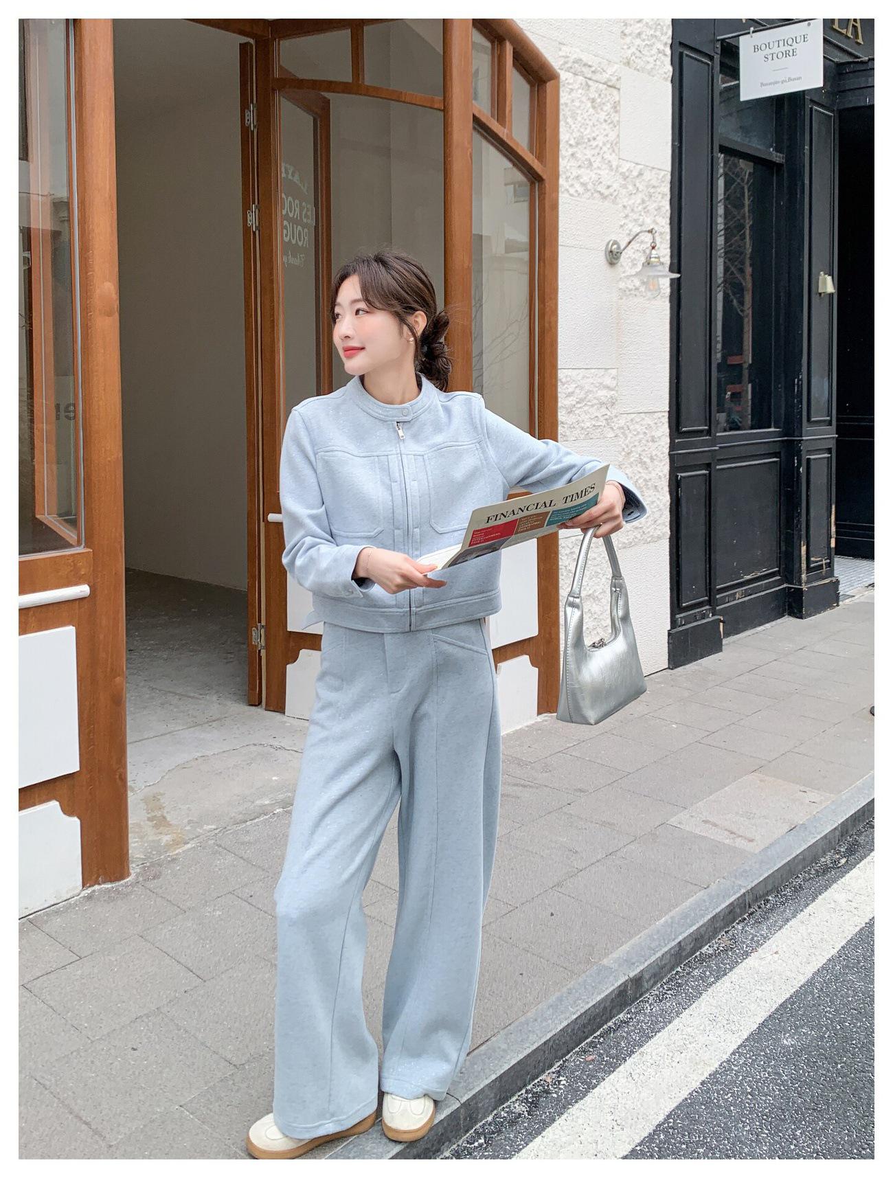

Light Blue Korean-Style Women s Fashion Suit Set: Spring 2026 Short Jacket & Wide-Leg Pants M up to 115 jin