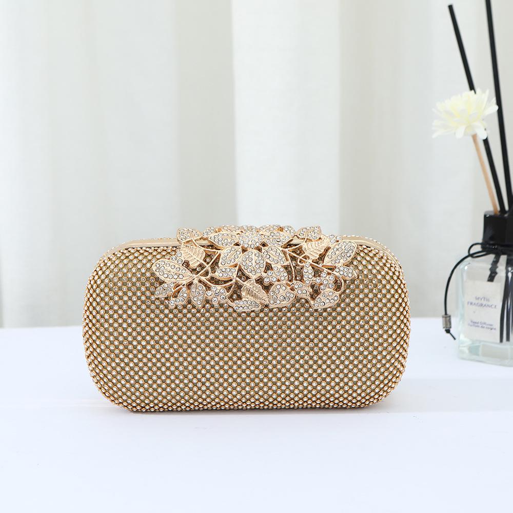 Women's Versatile Large-Capacity Handbag with Inlaid Diamond Leaf Chain