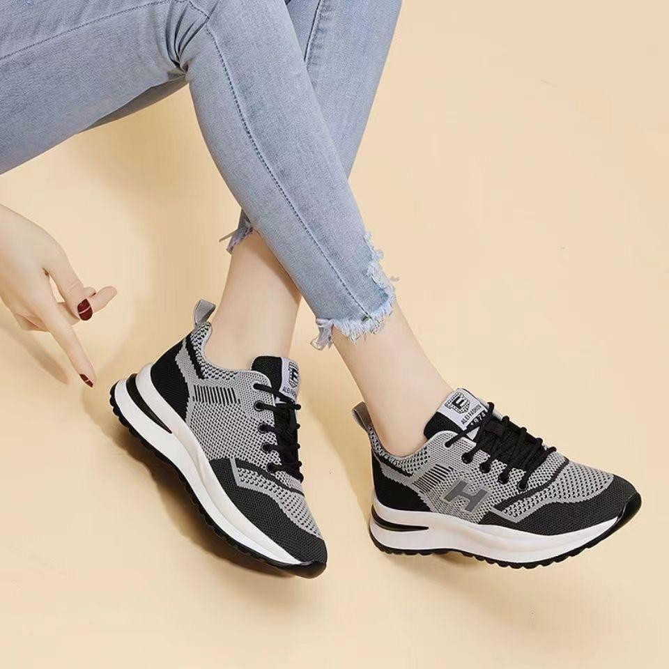 New spring and summer lightweight and breathable sports shoes women's Korean version of versatile fashion running shoes women's mesh walking