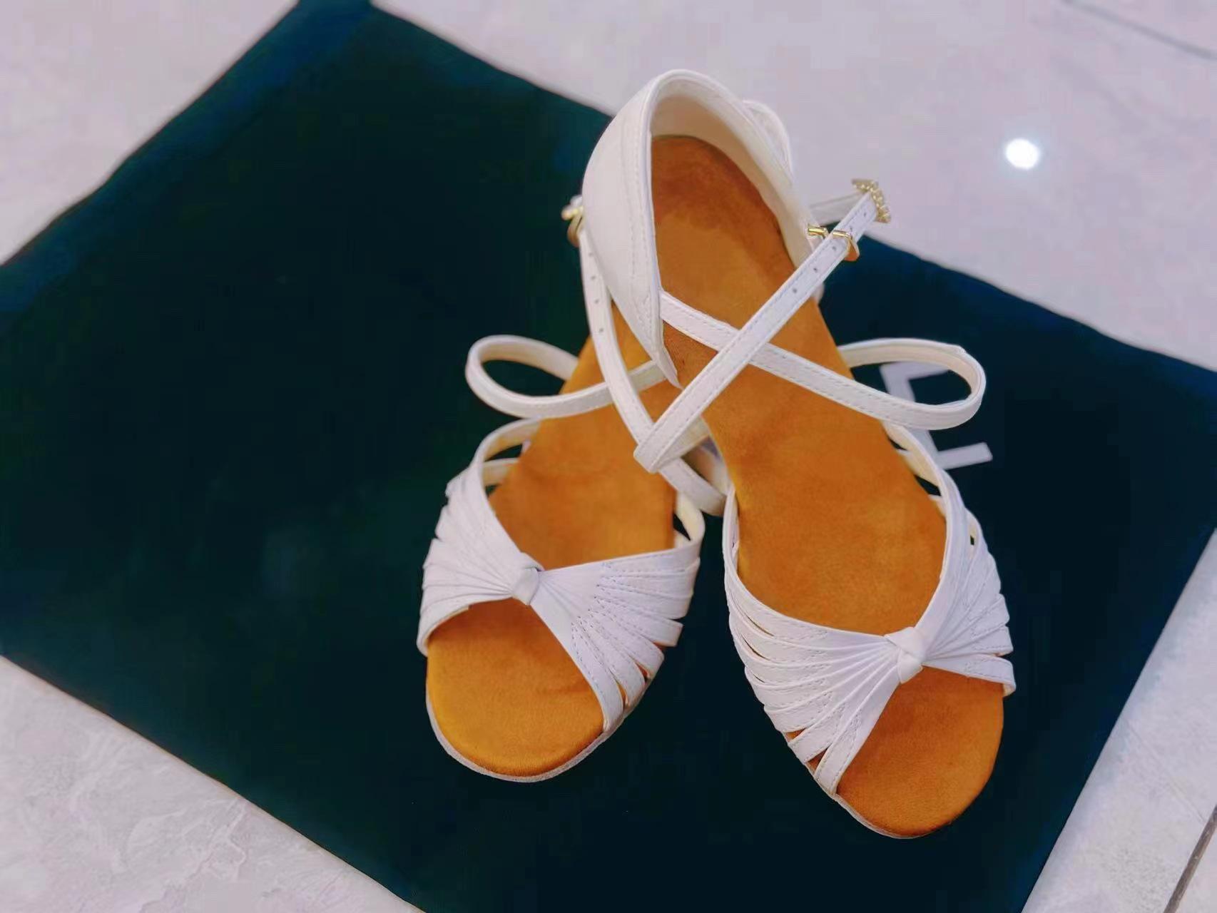 

Girls Dance-Shoes Ballroom Children Latin Dance Shoes Women Ladies Girls Tango Jazz Modern Dancing Shoes Salsa Sandal Low Heels 26