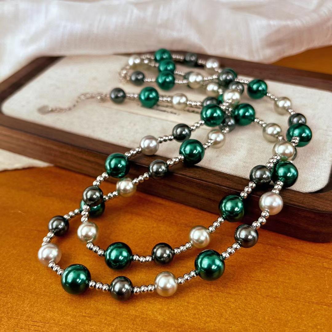 

Vintage Morandi Malachite Green Shijia Zhengyuan Strong Light Mixed Color Pearl Necklace Clavicle Chain Necklace