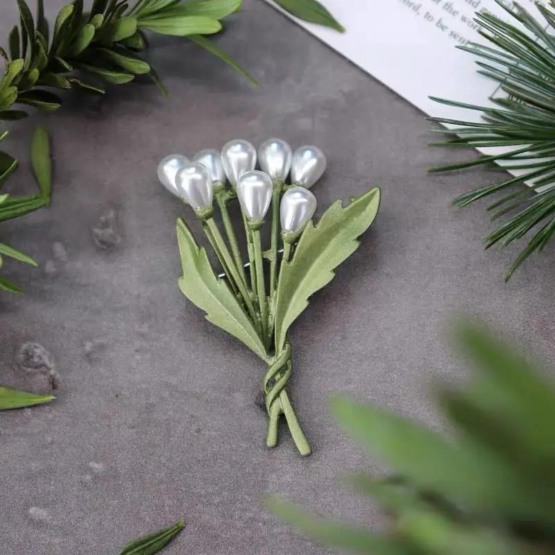 Vintage Plant Leaf Brooches For Women Retro Green Leaves Pearl Ginkgo Brooch Pin Corsage Classic Party Jewelry Accessories