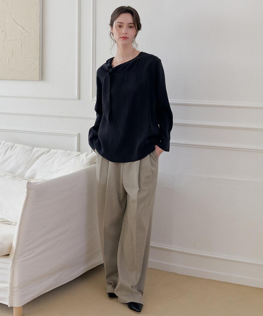 Meojiaenminggeul Soft Knot Tie Blouse (Black)