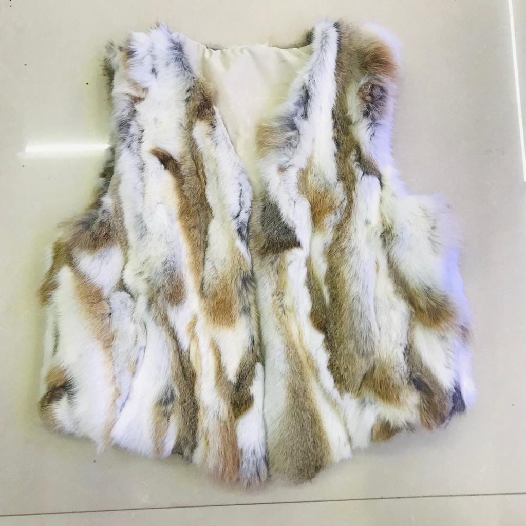 Real fur fur, new vest fur integrated coat, vest green grass natural color rabbit fur is fashionable and thin and versatile
