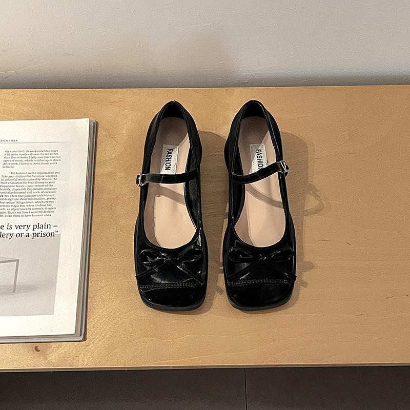 Summer new retro bow French thick heel high heels shallow mouth Mary Jane shoes Korean version gentle middle heel single shoes