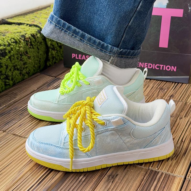 Fashion Skateboarding Platform Sneakers Simple Design Skateboard Casual Outdoor Shoes Comfortable Lace Up Light Sneaker Sports Couple