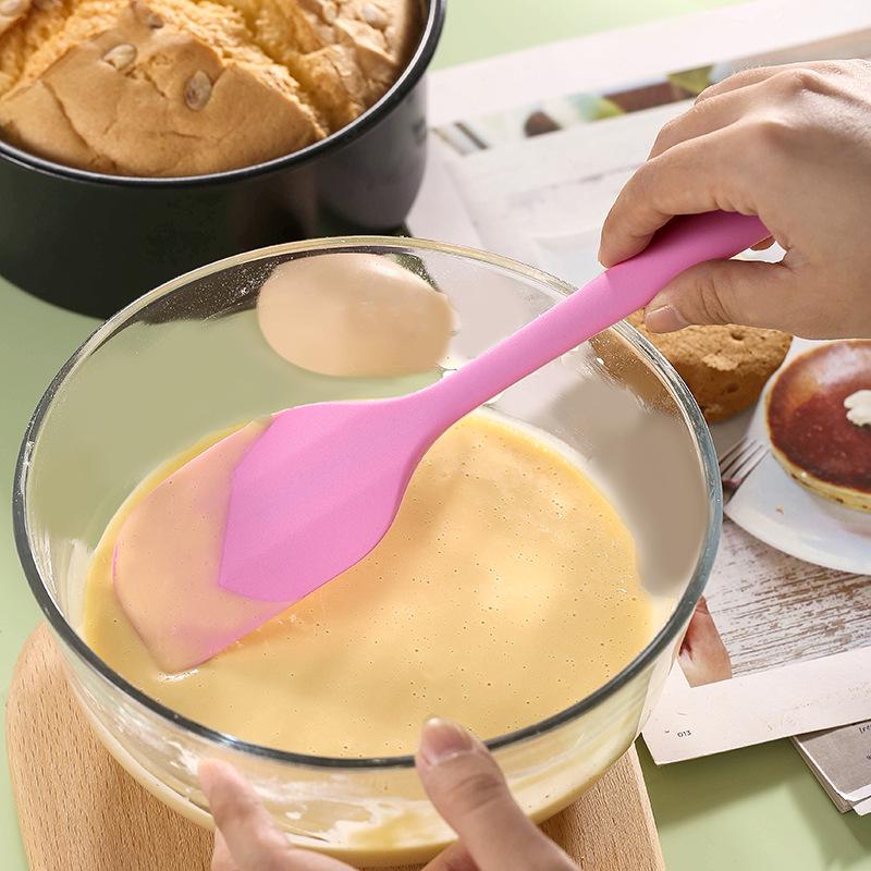 Large Heat-Resistant Silicone Spatula for Baking and Cake Scraping
