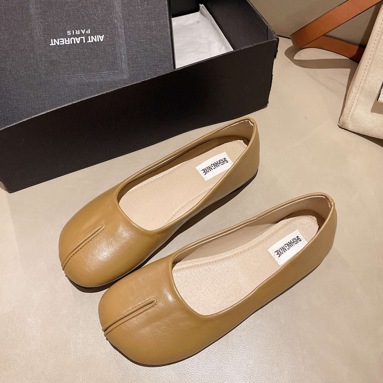 

Мягкие кожаные туфли с мягкой подошвой, женские туфли на плоской подошве 2025 года, новая корейская версия универсальных модных повседневных туфель Doudou с одной педалью 40 абрикосовый