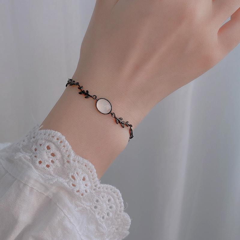 

ANENJERY браслет с листьями и лунным светом для женщин, простой универсальный браслет с опалом, ювелирное изделие, подарок чёрный