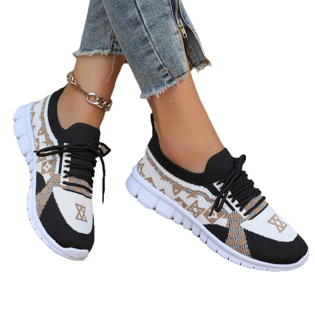 Foreign Trade Four Seasons New Fly-woven Breathable Sports and Leisure Shoes Women's Large Size Round Head Lace-up Knitted Single Shoes