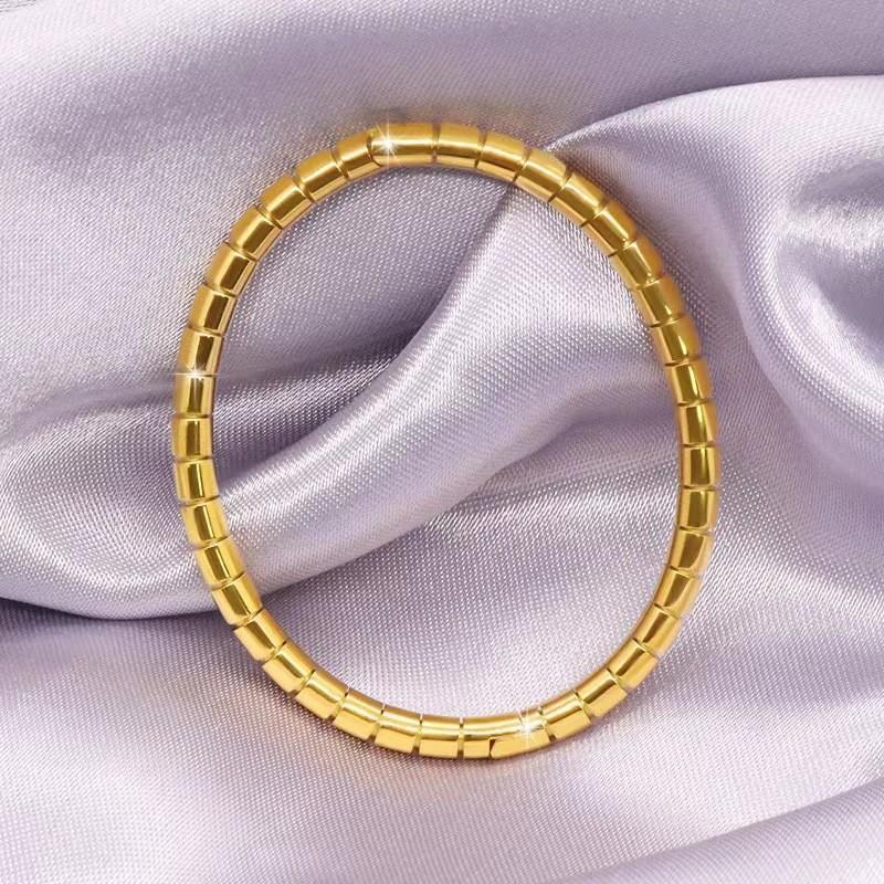 Zlatý titanový ocelový nerezový ocelový intarzovaný zirkonový pozlacený náramek stříbrný klasický jednoduchý styl růžové šaty vhodné pro ženy denní nošení