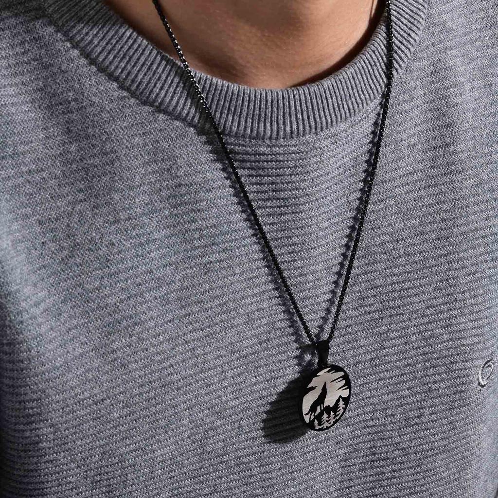 New Viking Wild Wolf Forest Circle Pendant Hip Hop Titanium Steel Necklace for Men