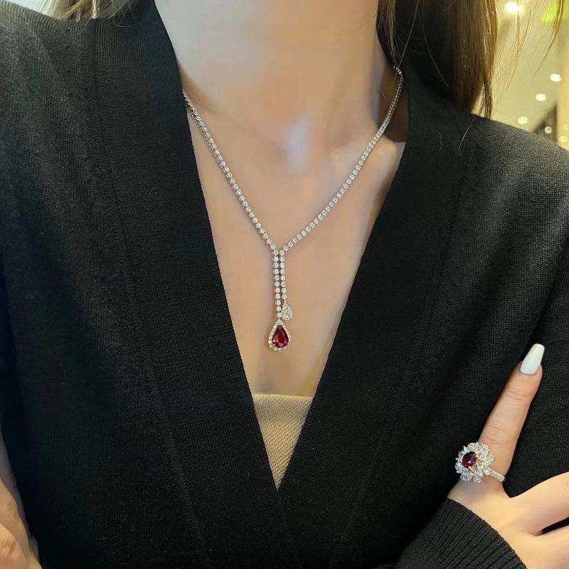 Elegant Versatile Ruby Necklace for Women - Pomegranate Red Clavicle Chain, Light Luxury Accessory