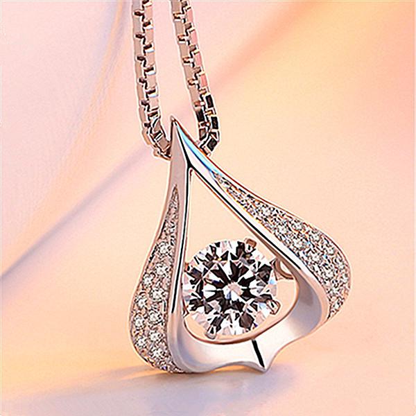 Korean & Japanese Style Heart-Shaped Water Drop Pendant Necklace for Women – Silver-Plated Clavicle Chain Jewelry