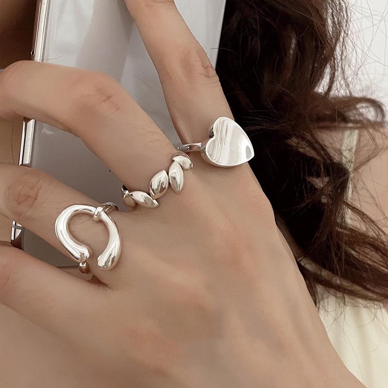 Prsten ve stylu korejském S925 postříbřený s nepravidelným listem - Dámská vintage móda, Jednoduchý zakřivený okraj Srdce Geometrický Otevřený design pro ukazováček.