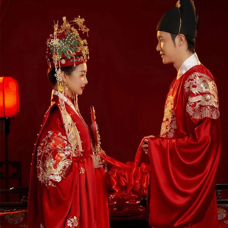 Ming Dynasty Xiuhefu Wedding Dress and Phoenix Crown – Chinese Bride's Traditional Formal Wear