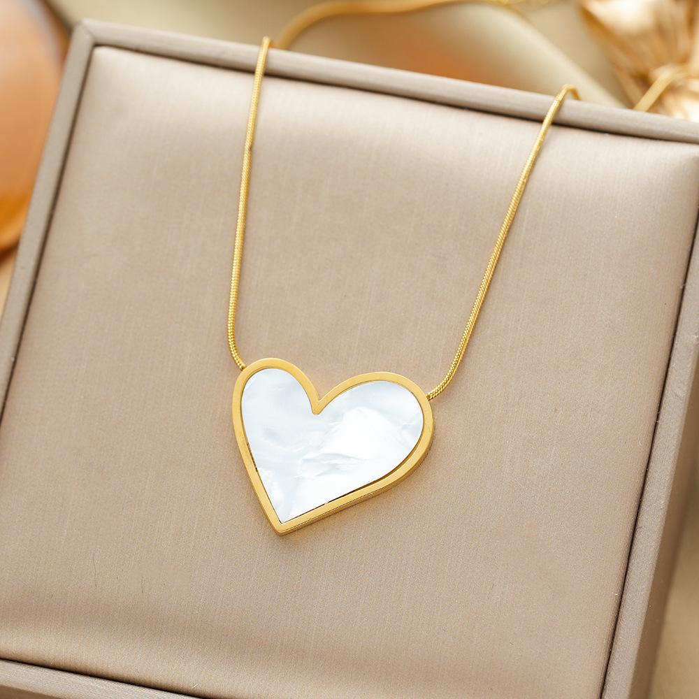 

Loving Heart Mother Of Pearl Titanium Steel Necklace Women Simple Elegant Pendant Jewelry Luxury Minimalist