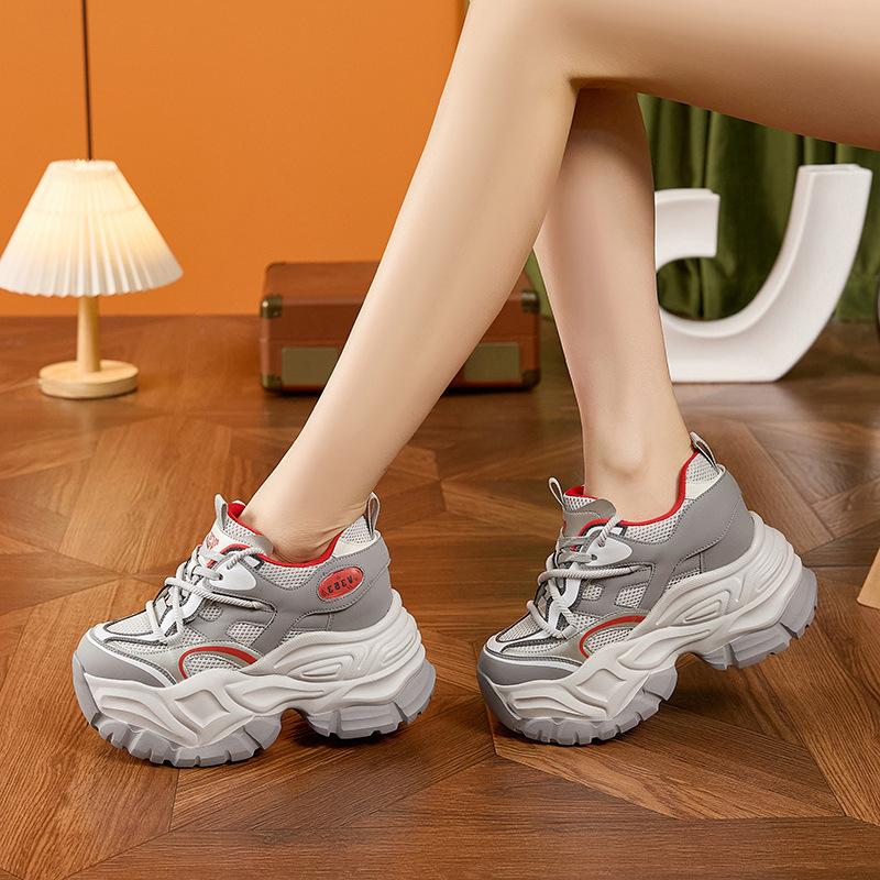 Thick-soled dad shoes women's 2025 spring new models, small people show their feet, small inner height increase women's shoes, mesh versatile casu