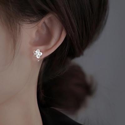 S925 Silver-plated Stud Earrings French Gentle Temperament Minimalist Five-petal Flower Earrings Set with Diamond Gardenia Screws Screw Stud Earrings