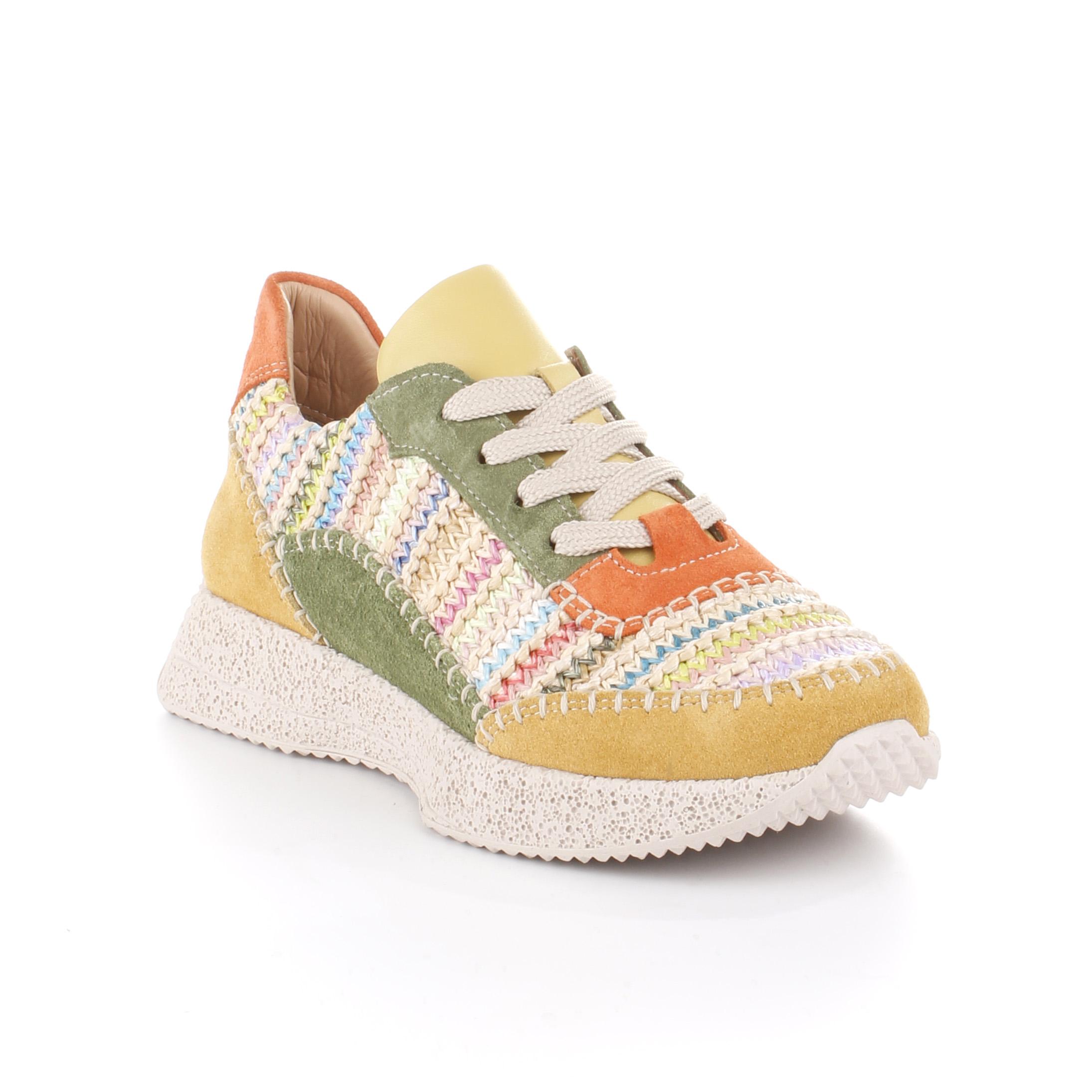 

Комбинация цветов женских летних кроссовок 2022 Летние модели