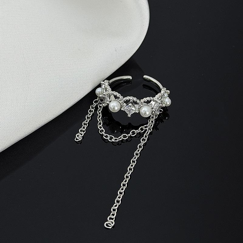 Light Luxury And Gentle Wind Beads, Diamond-Encrusted Zircon Butterfly Chain, Open Ring, Niche Stacking, Wearing High-End Personalized Rings