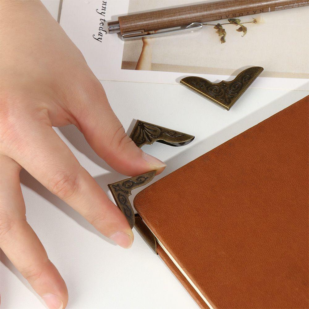 4 Pezzi Copertine Fai da Te Menu Decorazione Angoli Metallici Album Fotografici Protezione Angoli Libro Accessori Scrapbook