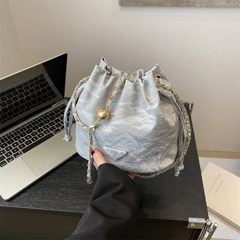 This year's popular small bag women's 2025 new autumn and winter fashion shoulder bag versatile chain crossbody bucket bag