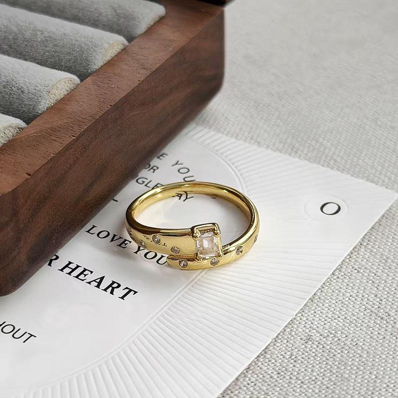 Retro Exquisite Niche Design Sense Ye Yun Bead Ring Women'S Light Luxury High-End Sense Index Finger Ring Accessories