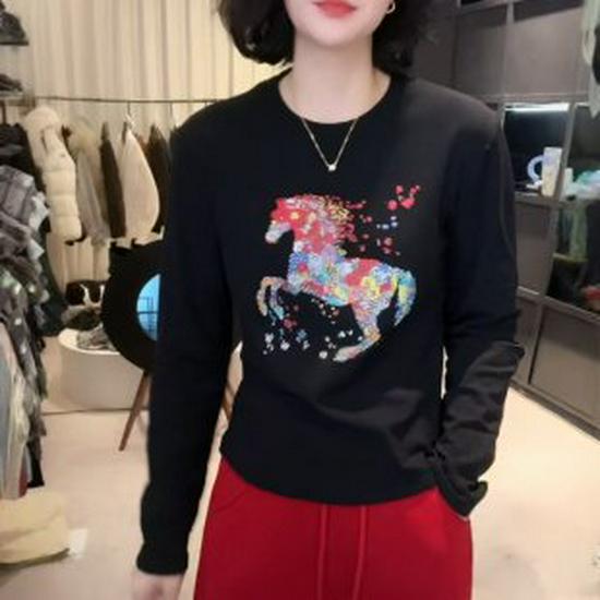 

Women s Long-Sleeve 2026 New Year T-Shirt with Rhinestone Horse and Floral Design Large чёрный