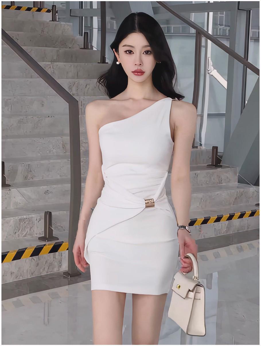 

Spring/Summer Slim Fit One-Shoulder Sleeveless Dress – Hip-Hugging Short Skirt Medium