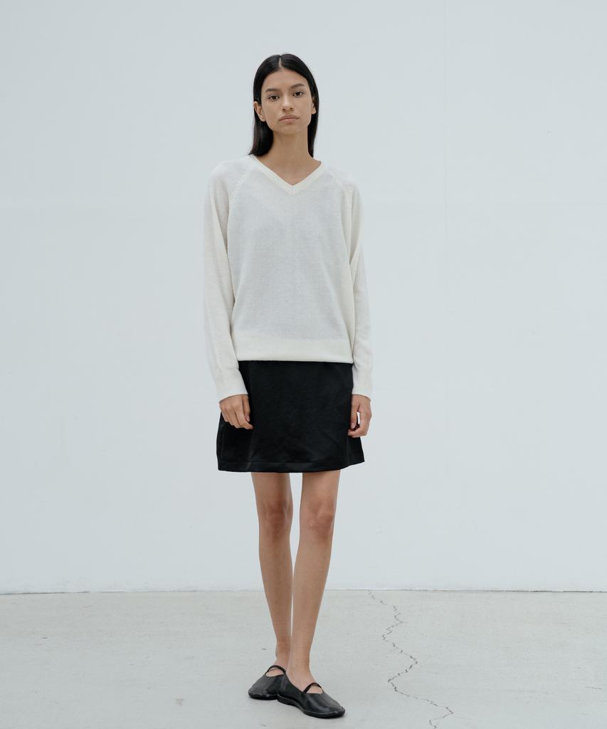 DENOAH Para V-Neck Pullover (Ivory)
