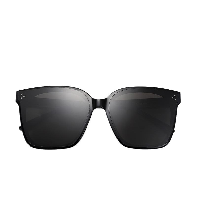 gm New board d17Oversized black frame sunglasses, popular among influencers M Star-style sunglasses with department store quality