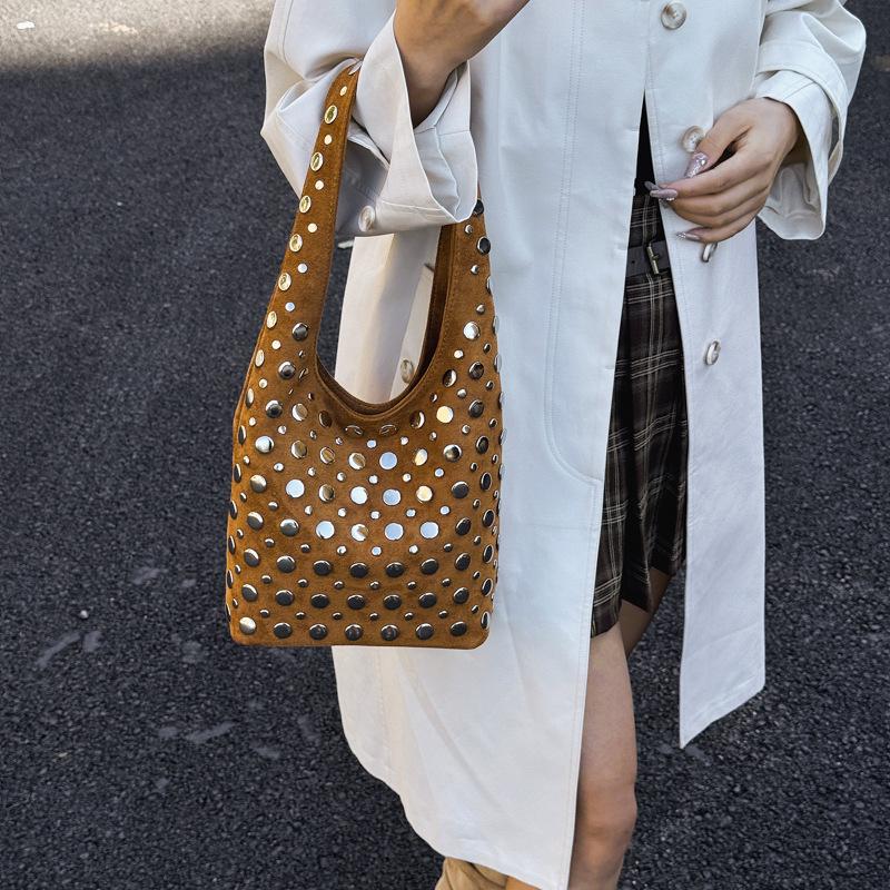 Women's Retro Punk Rivet-Studded Shoulder Bag - European/American Style