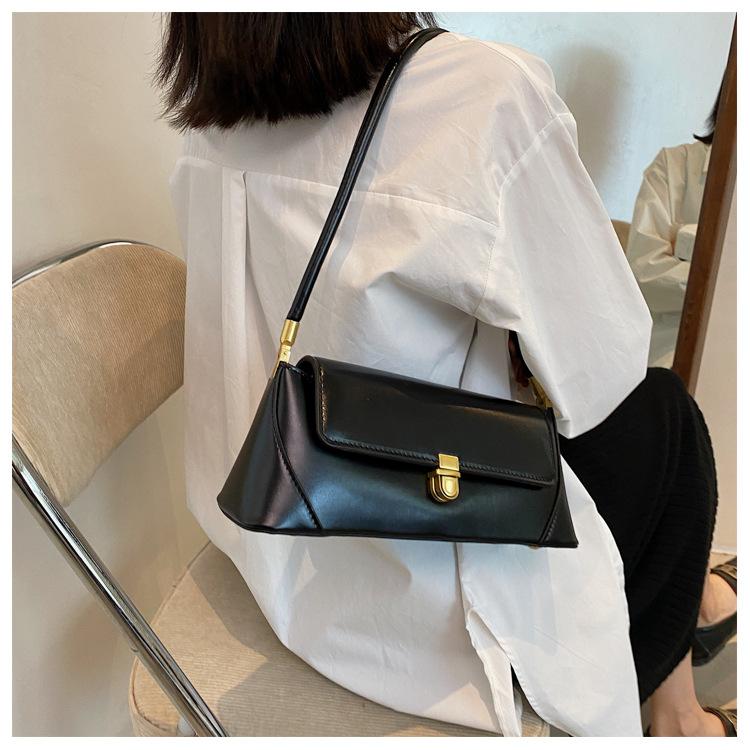 Retro Premium Texture Underarm Bag Women'S Bag French Niche Shoulder Bag Versatile Fashion Baguette Bag