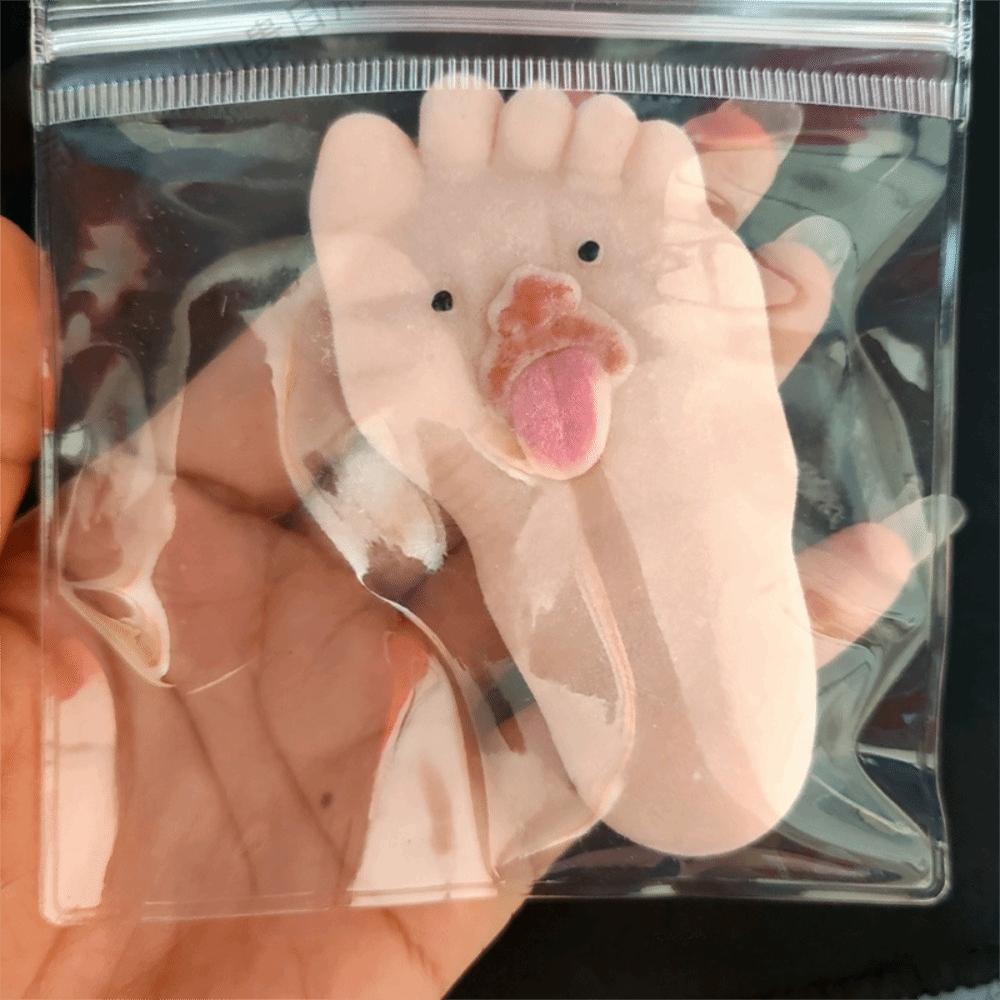 Tongue-Sticking Out Squeeze Toys Hunting Tricky Squishy Stress Toy Novelty Pinch Toy  Kids