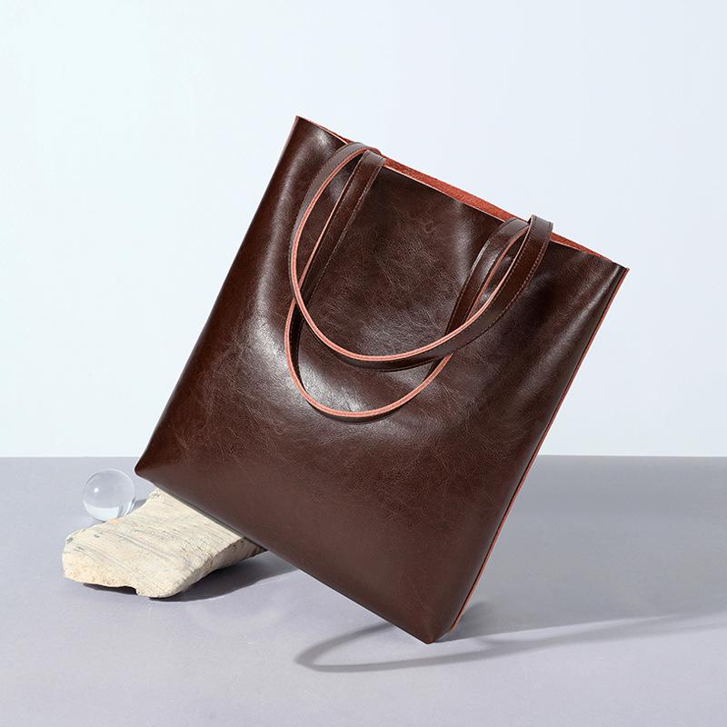 Women's Genuine Leather Tote Bag - Large Capacity Underarm Handbag, Elegant 2026 New Style, Oil Wax Cowhide, Perfect for Commuting.