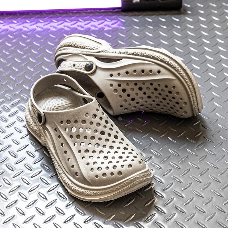 Fashion White EVA Soft Sole Men Clogs Slippers Casual Hole Beach Sandals Outdoor Men Garden Shoes Summer Sandals Home Slides Male